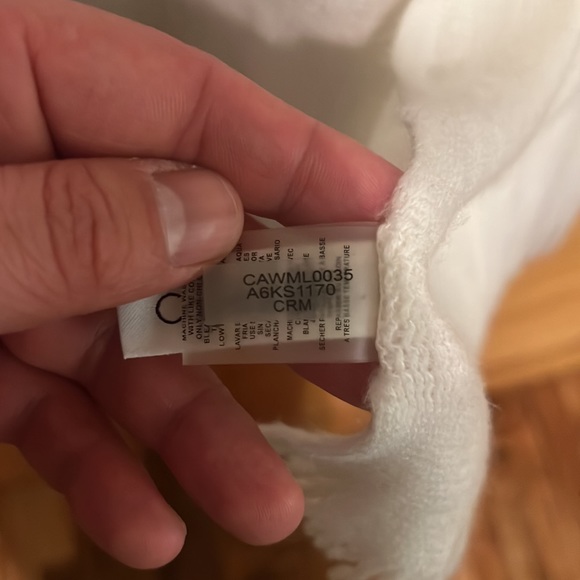 Calvin Klein White Scarf/Wrap - Picture 6 of 7